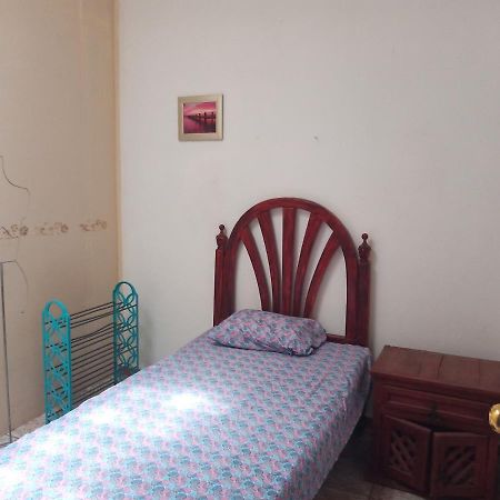 מלון לאון Quiroz House מראה חיצוני תמונה